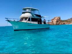 Lycrest 37 Flybridge Beautiful Condition