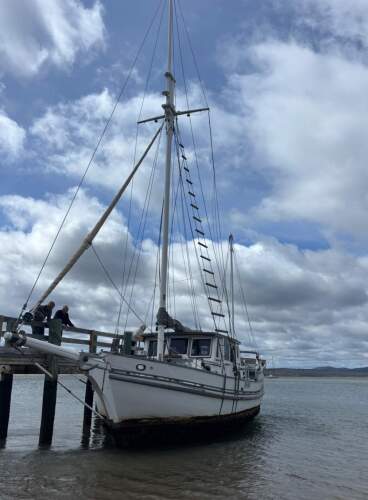 Spray Beautiful live aboard motor sailor, timeless!!
