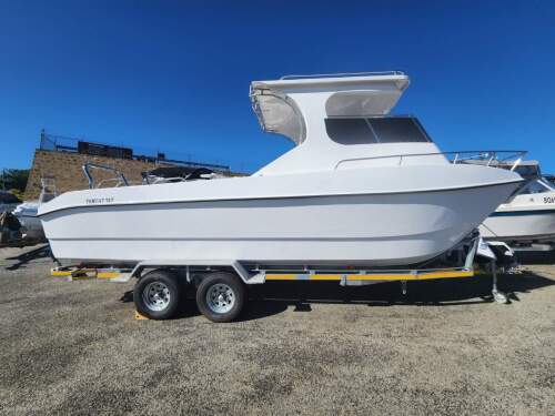Tom Cat 747 NEW HULL AND TRAILER PACKAGE