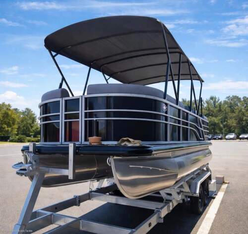 Sundown Pontoon Boats 19ft Luxury New and ready for summer!!
