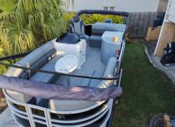 Sundown Pontoon Boats 19ft Luxury Ex demo near New and powered and ready for Summer!
