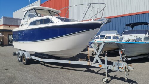 Bayliner 246 Discovery Full Glass Hardtop **230Hrs on 350 MAG MPI Motor**