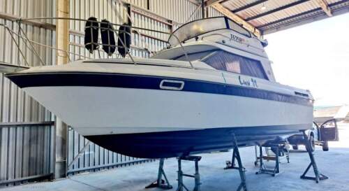 Bayliner 2556 Ciera Command Bridge 6.2L Mercruiser