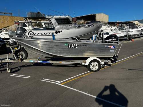 Quintrex 435 Hornet 2009 Model 40Hp EFI Mercury 4 stroke motor