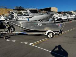 Quintrex 435 Hornet 2009 Model 40Hp EFI Mercury 4 stroke motor