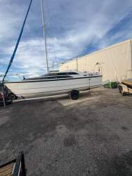 Macgregor 26 Ready for a new owner.