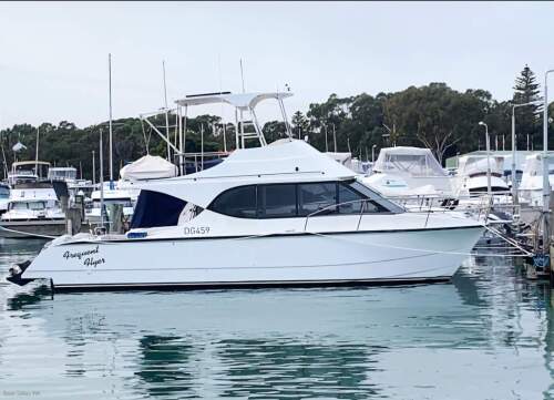 2006 model Custom 9.9m Cat Twin 150Hp Yamaha's