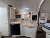 Sea Ray 365 Sundancer - 20